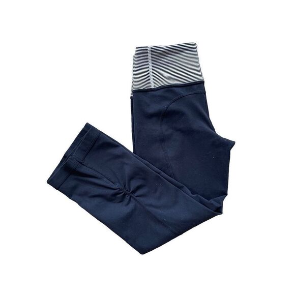 Lululemon Women’s Black Gather & Crow Stripe Leg Slit Crop Leggings Size 2 - Picture 7 of 8